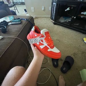 Off white gym lovers (READ BIO)